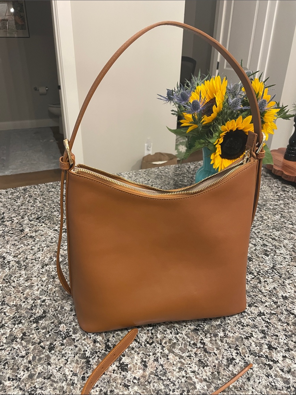 Vestirsi Italy Classic Harper Hobo and satchel. NWOT.
